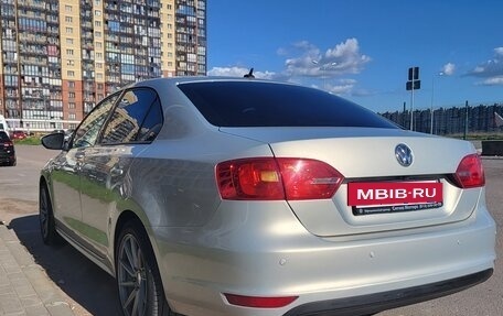 Volkswagen Jetta VI, 2011 год, 1 050 000 рублей, 4 фотография