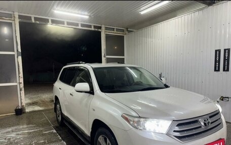 Toyota Highlander III, 2012 год, 2 600 000 рублей, 2 фотография