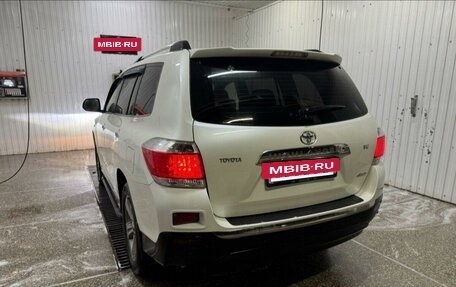 Toyota Highlander III, 2012 год, 2 600 000 рублей, 4 фотография