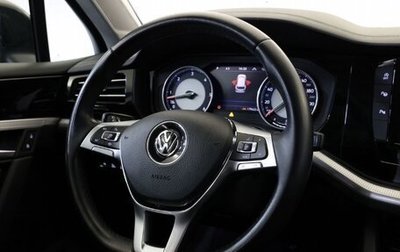 Volkswagen Touran III, 2019 год, 1 889 000 рублей, 1 фотография