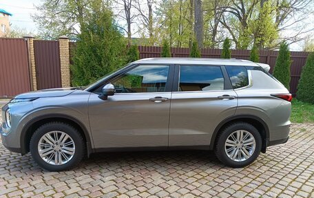 Mitsubishi Outlander, 2023 год, 3 850 000 рублей, 7 фотография