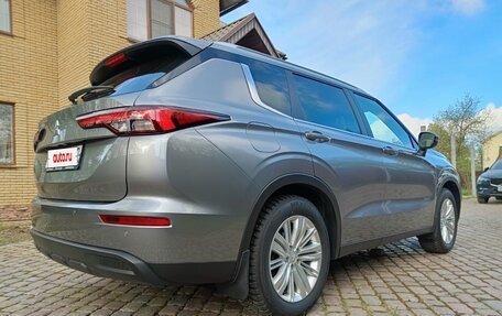 Mitsubishi Outlander, 2023 год, 3 850 000 рублей, 6 фотография
