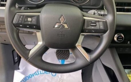 Mitsubishi Outlander, 2023 год, 3 850 000 рублей, 9 фотография