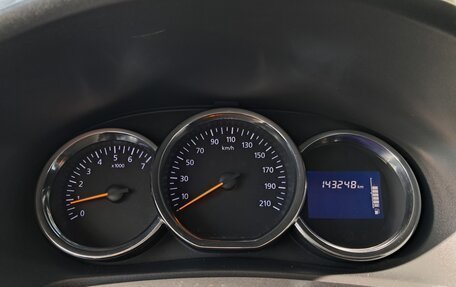 Renault Logan II, 2016 год, 647 000 рублей, 17 фотография