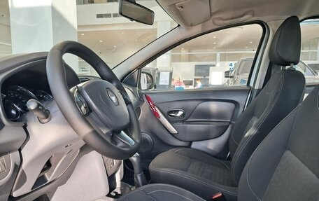 Renault Logan II, 2016 год, 647 000 рублей, 20 фотография