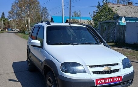 Chevrolet Niva I рестайлинг, 2018 год, 820 000 рублей, 7 фотография
