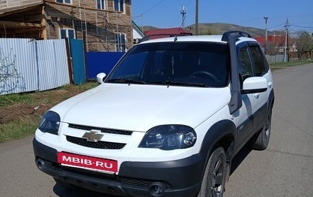 Chevrolet Niva I рестайлинг, 2018 год, 820 000 рублей, 5 фотография