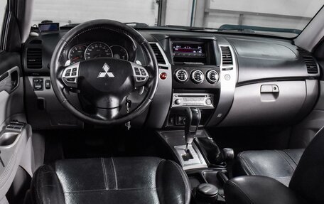 Mitsubishi Pajero Sport II рестайлинг, 2013 год, 1 789 000 рублей, 6 фотография