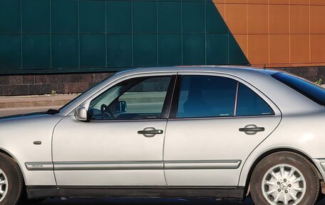 Mercedes-Benz E-Класс, 1998 год, 860 000 рублей, 6 фотография