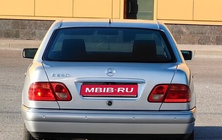 Mercedes-Benz E-Класс, 1998 год, 860 000 рублей, 8 фотография