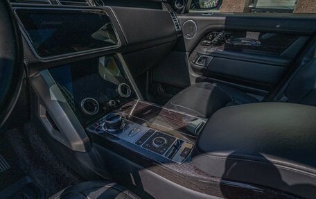 Land Rover Range Rover IV рестайлинг, 2018 год, 11 890 000 рублей, 16 фотография