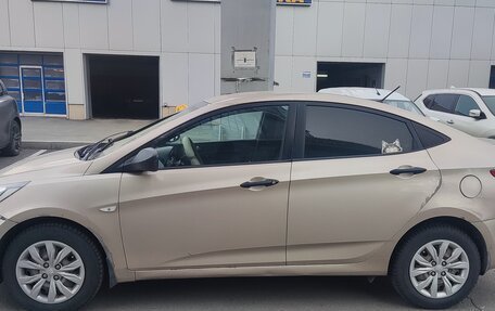 Hyundai Solaris II рестайлинг, 2011 год, 600 000 рублей, 3 фотография