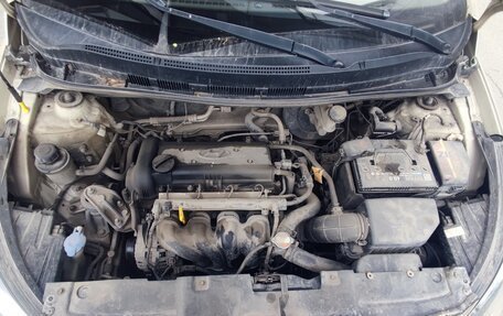Hyundai Solaris II рестайлинг, 2011 год, 600 000 рублей, 10 фотография