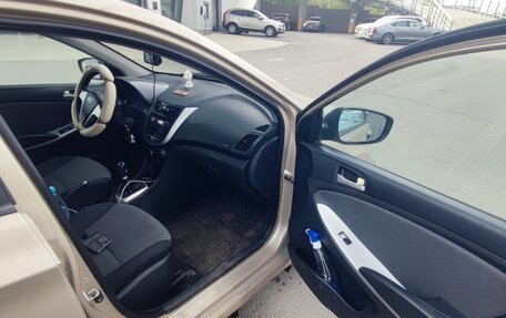 Hyundai Solaris II рестайлинг, 2011 год, 600 000 рублей, 12 фотография