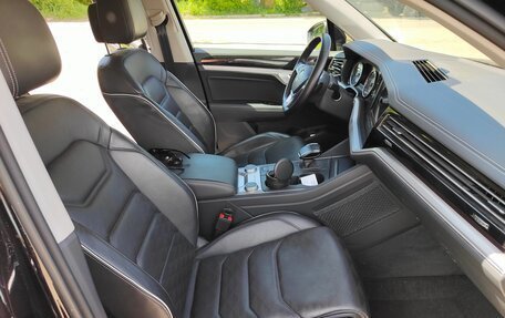 Volkswagen Touareg III, 2018 год, 5 200 000 рублей, 7 фотография
