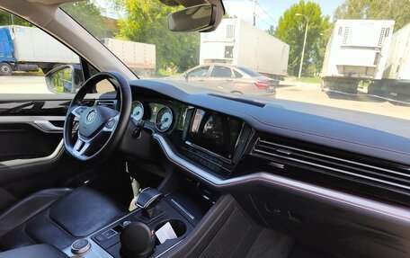 Volkswagen Touareg III, 2018 год, 5 200 000 рублей, 5 фотография
