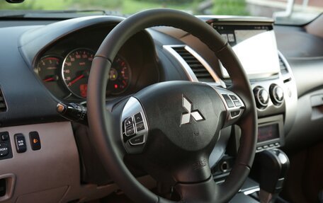 Mitsubishi Pajero Sport II рестайлинг, 2011 год, 1 220 000 рублей, 12 фотография