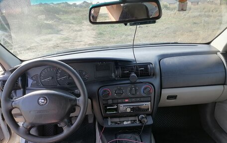 Opel Omega B, 1996 год, 300 000 рублей, 2 фотография
