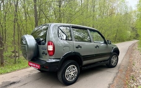 Chevrolet Niva I рестайлинг, 2005 год, 450 000 рублей, 31 фотография