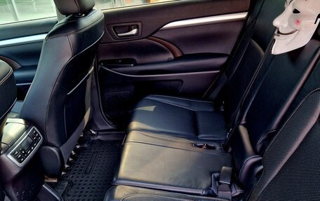 Toyota Highlander III, 2014 год, 2 990 000 рублей, 13 фотография