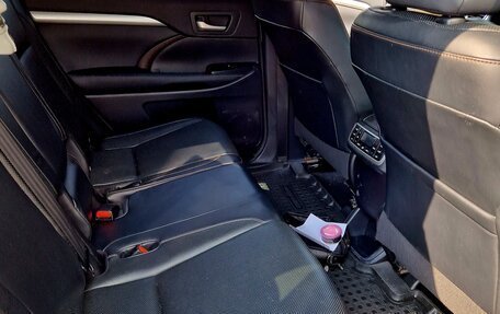 Toyota Highlander III, 2014 год, 2 990 000 рублей, 9 фотография