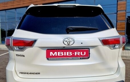 Toyota Highlander III, 2014 год, 2 990 000 рублей, 4 фотография