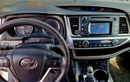 Toyota Highlander III, 2014 год, 2 990 000 рублей, 11 фотография