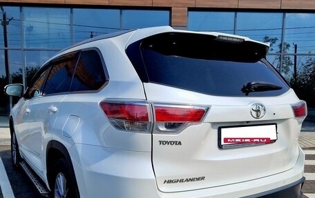 Toyota Highlander III, 2014 год, 2 990 000 рублей, 2 фотография