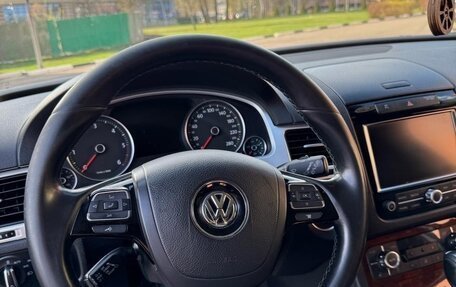 Volkswagen Touareg III, 2011 год, 2 000 000 рублей, 16 фотография