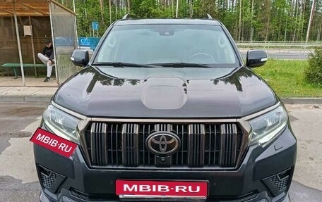 Toyota Land Cruiser Prado 150 рестайлинг 2, 2021 год, 5 200 000 рублей, 11 фотография