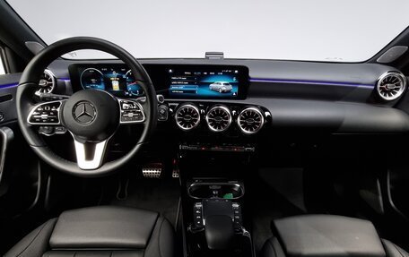 Mercedes-Benz A-Класс, 2021 год, 2 907 000 рублей, 6 фотография