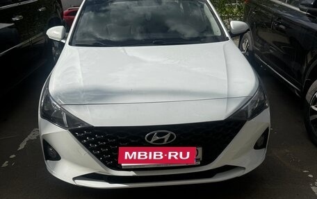 Hyundai Solaris II рестайлинг, 2020 год, 1 300 000 рублей, 1 фотография