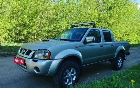 Nissan NP300, 2012 год, 1 100 000 рублей, 2 фотография