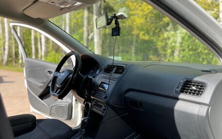 Volkswagen Polo VI (EU Market), 2017 год, 1 000 000 рублей, 18 фотография