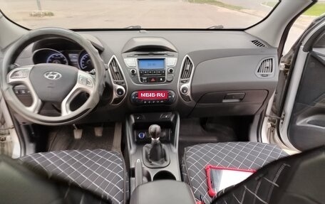 Hyundai ix35 I рестайлинг, 2011 год, 950 000 рублей, 6 фотография