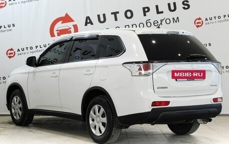 Mitsubishi Outlander III рестайлинг 3, 2014 год, 1 489 000 рублей, 3 фотография