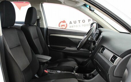 Mitsubishi Outlander III рестайлинг 3, 2014 год, 1 489 000 рублей, 10 фотография