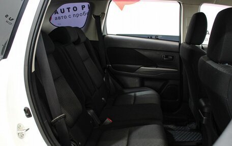 Mitsubishi Outlander III рестайлинг 3, 2014 год, 1 489 000 рублей, 11 фотография