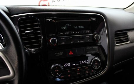 Mitsubishi Outlander III рестайлинг 3, 2013 год, 1 299 000 рублей, 17 фотография