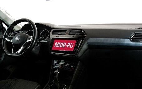 Volkswagen Tiguan II, 2021 год, 2 649 000 рублей, 10 фотография