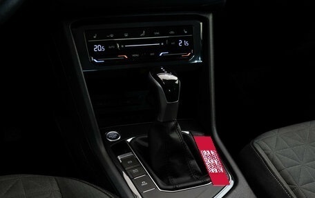 Volkswagen Tiguan II, 2021 год, 2 649 000 рублей, 15 фотография