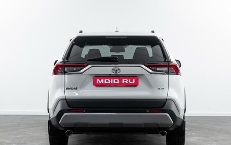 Toyota RAV4, 2021 год, 3 820 000 рублей, 4 фотография