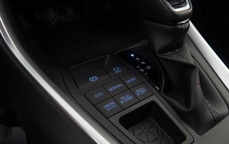 Toyota RAV4, 2021 год, 3 820 000 рублей, 14 фотография