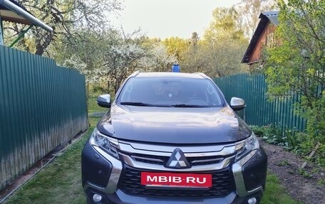 Mitsubishi Pajero Sport III рестайлинг, 2018 год, 2 700 000 рублей, 3 фотография