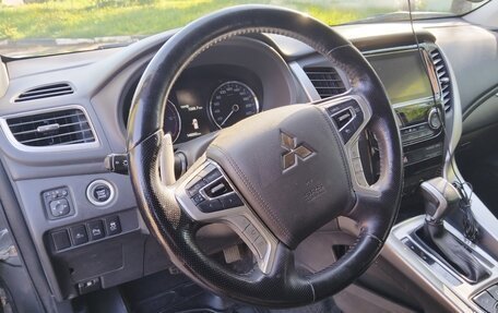 Mitsubishi Pajero Sport III рестайлинг, 2018 год, 2 700 000 рублей, 17 фотография