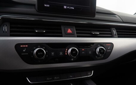 Audi A4, 2017 год, 1 990 000 рублей, 12 фотография