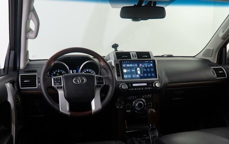 Toyota Land Cruiser Prado 150 рестайлинг 2, 2016 год, 4 150 000 рублей, 6 фотография