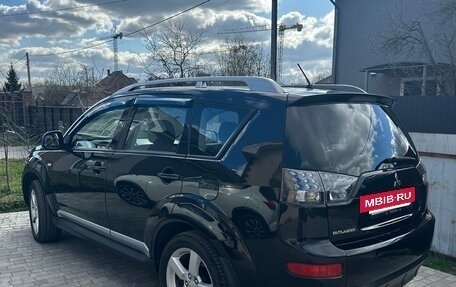 Mitsubishi Outlander III рестайлинг 3, 2008 год, 920 000 рублей, 2 фотография