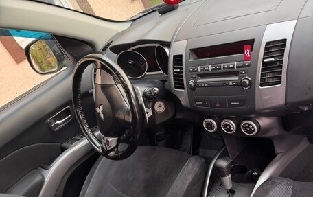 Mitsubishi Outlander III рестайлинг 3, 2008 год, 920 000 рублей, 7 фотография