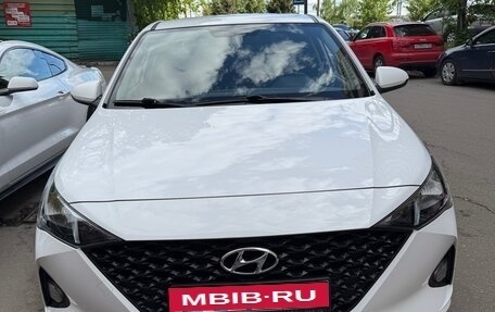 Hyundai Solaris II рестайлинг, 2022 год, 1 600 000 рублей, 1 фотография